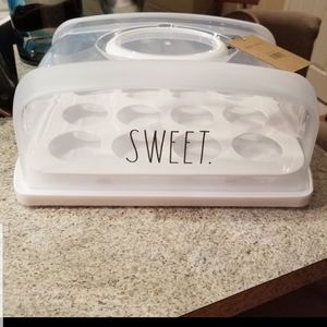 Rae Dunn Cupcake Container